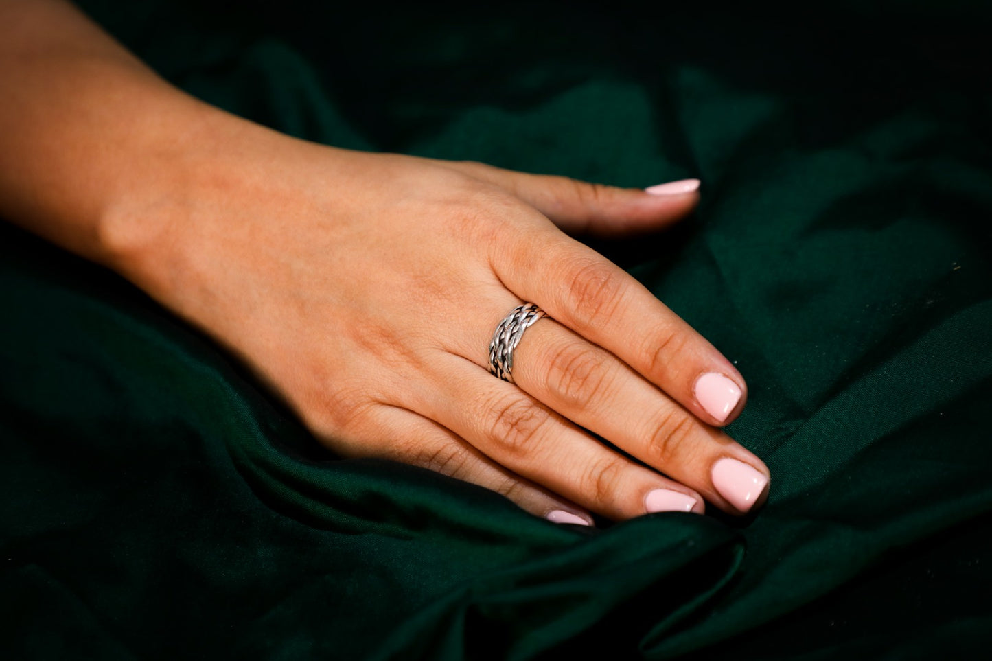 925 Oxidised knot plat style band ring