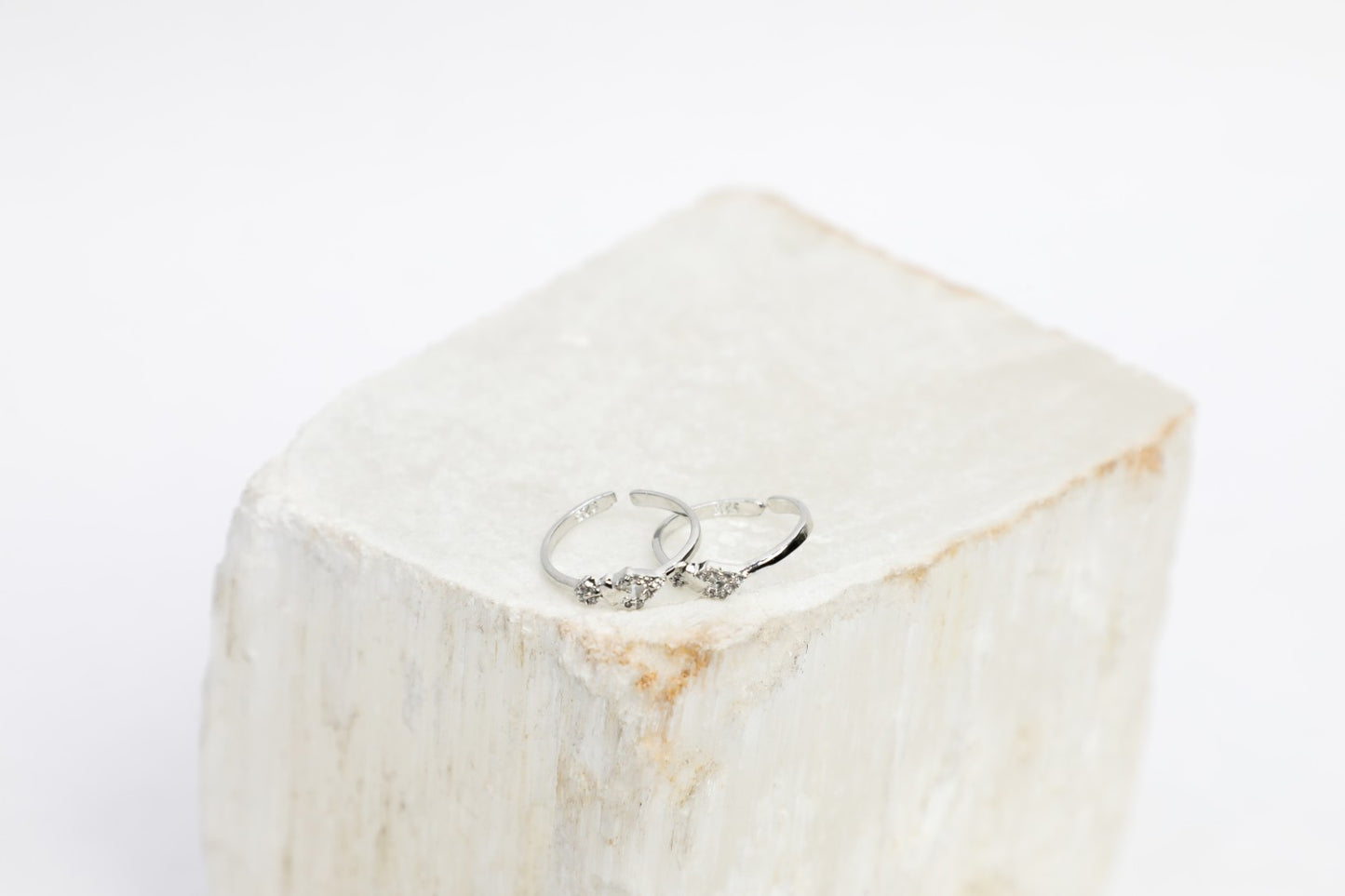 925 Sterling Silver kite shape Swarovski studded toe ring