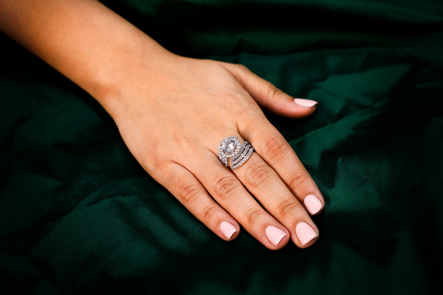 925 Sterling silver Solitaire crisscross design cocktail ring