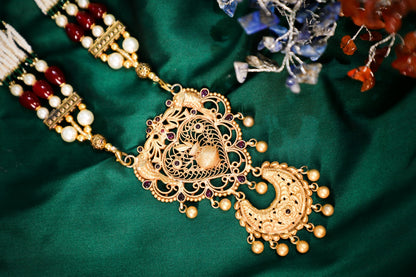 925 Temple look Kalash motif hand crafted with filigree art and finished with 22k gold polished ,comes with detachable hand woven Mala