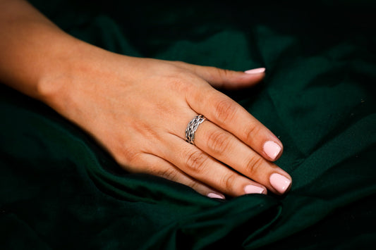 925 Oxidised knot plat style band ring