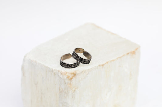 925 Oxidised silver wave motif toe ring
