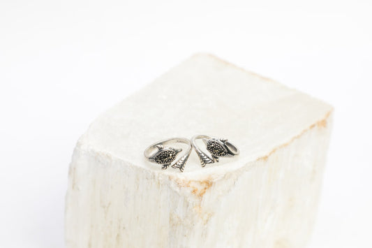 925 sterling silver Dolphin motif black Swarovski studded Thailand made toe ring