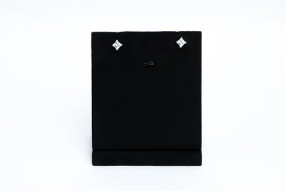 925 SS SOLITAIRE UNISEX square shape studs