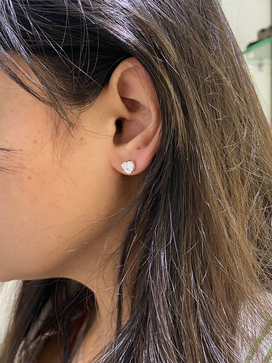 925 SS SOLITAIRE UNISEX heart shape studs