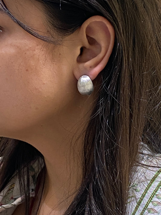 925 Sterling silver white gold oval shape Matt tops with back clip